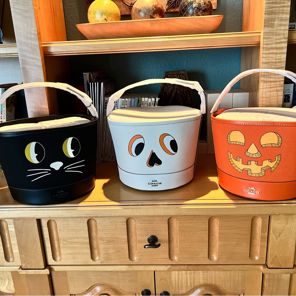 Coach ~ Trick Or Treat Bucket In Signature Canvas With Halloween Pumpkin